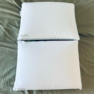 Isotonic – Memory Foam Traditional Pillow